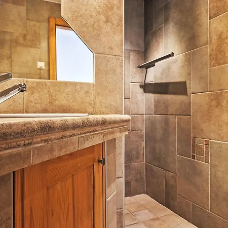 Domaine Des Reines By Interhome